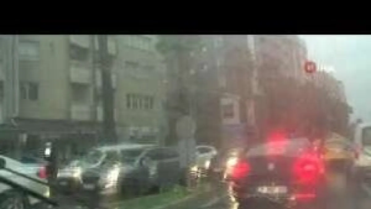 İzmir’de esnafın yağmur suyu çilesi