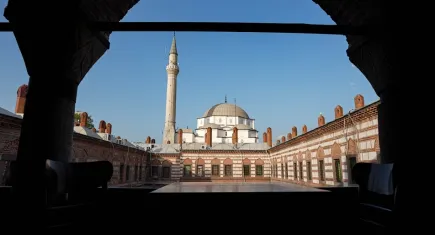 İzmir’in yıllık tarihi: Kızlarağası Hanı galerisinin resmi