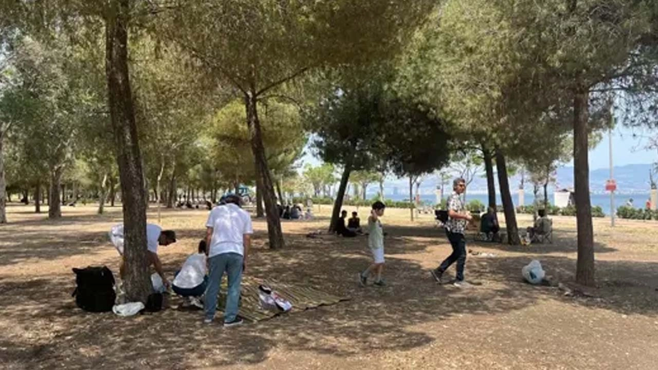 İzmir'de bayram tatili piknik alanlarını doldurdu