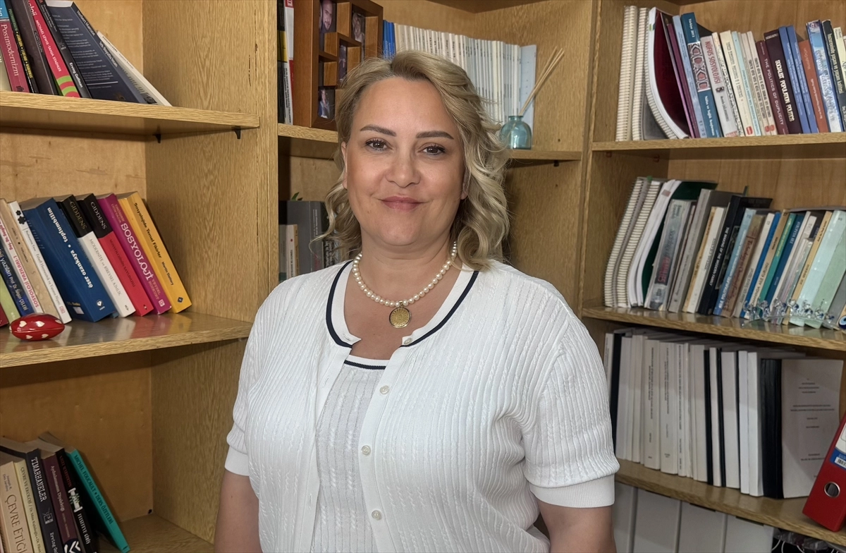 Başlık: Türkiye’de Doğurganlık Hızı Alarm Veriyor: Geniş Aileler Yerini Yalnızlaşan Bireylere Bırakıyor