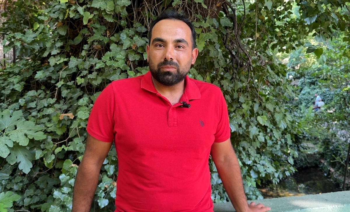 Tireli Vatandaşın Yaralı Balıkçıl Kuşla Ege Şivesiyle Sohbeti Sosyal Medyada Gündem Oldu