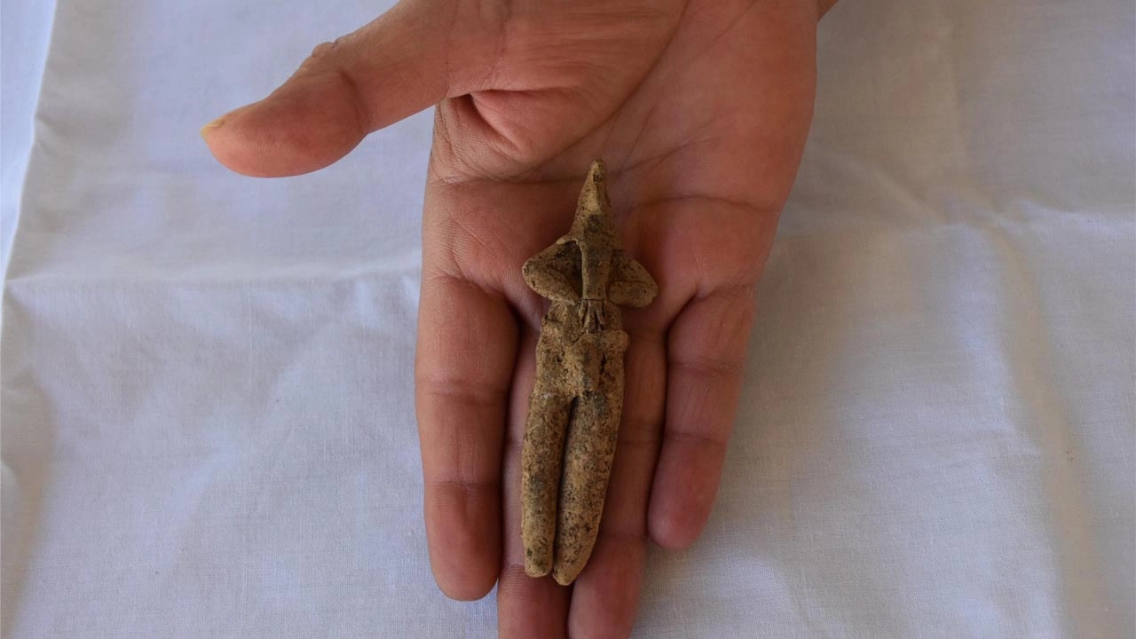Ulucak Höyüğü'nde 8 bin yıllık heykelcik bulundu