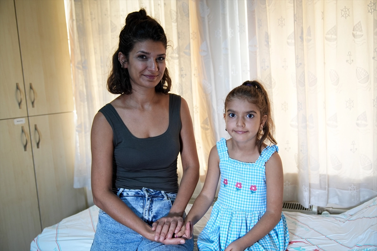 Süt Alerjisi Olan 5 Yaşındaki Eliz İlk Kez Dondurma Yedi