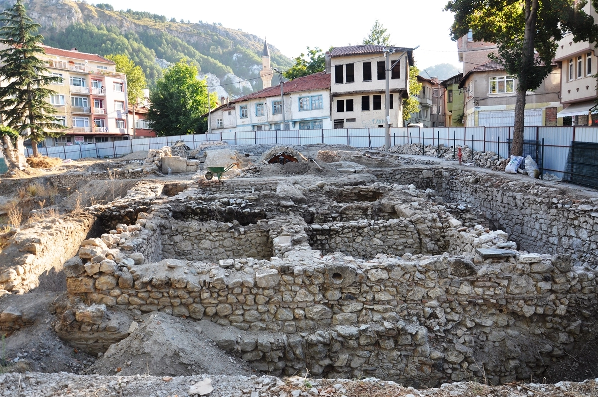 Kütahya’da Tarihe Yolculuk: Hamam ve Mescit Kalıntılarının Yer Aldığı Alana Arkeopark Kuruluyor