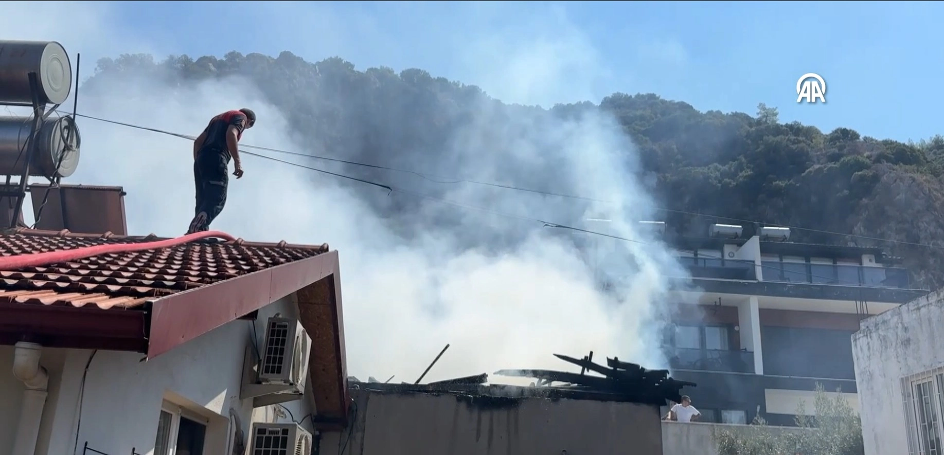 Fethiye'de yangın çıkan ev kullanılamaz hale geldi
