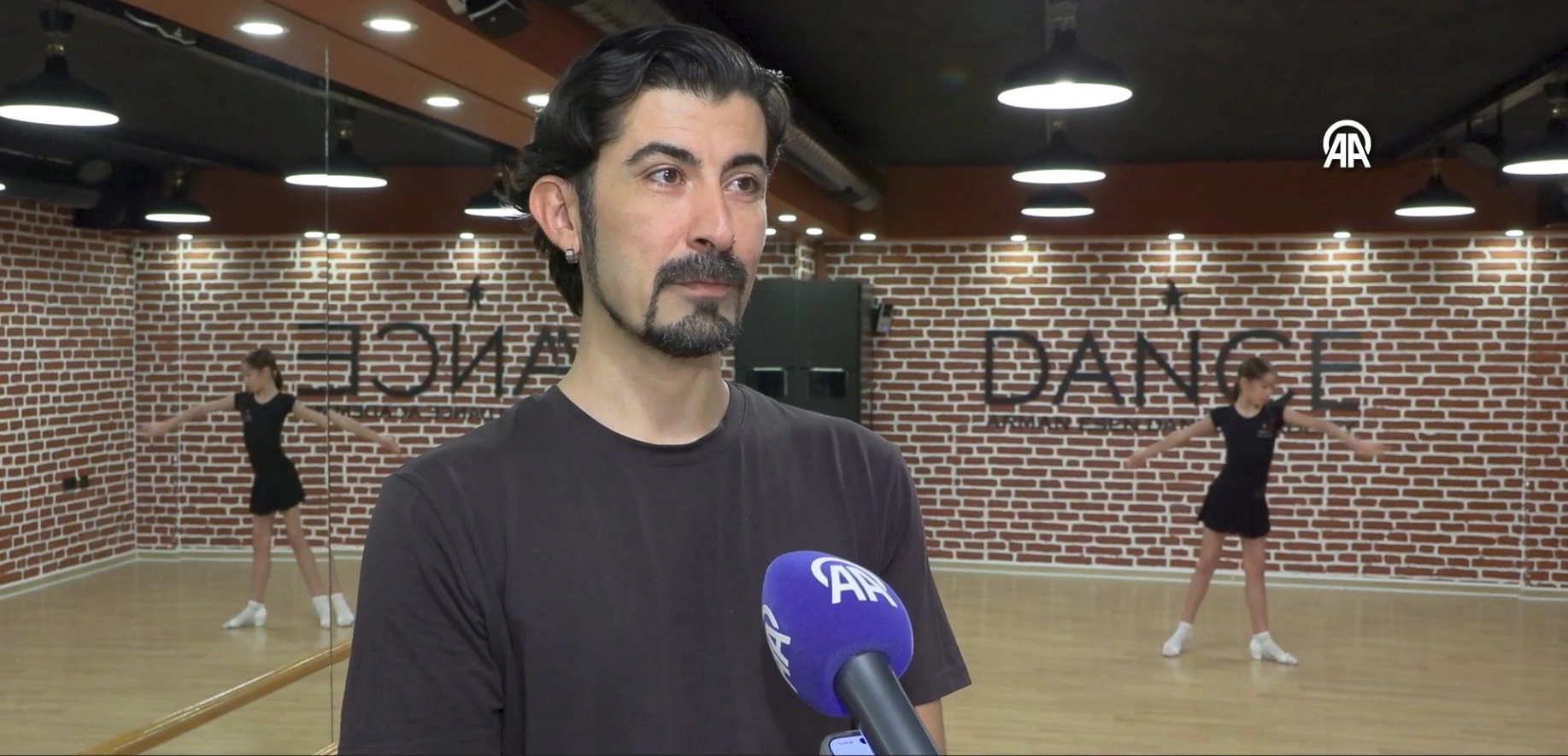 İzmirli Lena dansta parlamaya devam ediyor