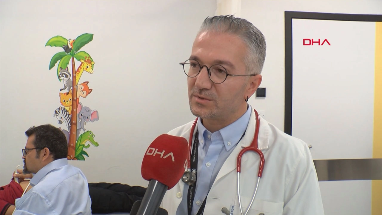 İzmir’de Çocukların Kalbindeki Delikler Göğüs Kesisi Olmadan Kapatıldı