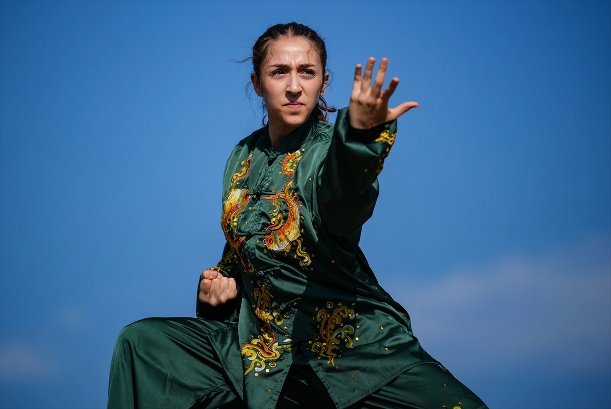Parklarda çalışarak dünya üçüncüsü oldu: İzmirli Tai Chi Sporcusu Akgül’ün hedefi şampiyonluk