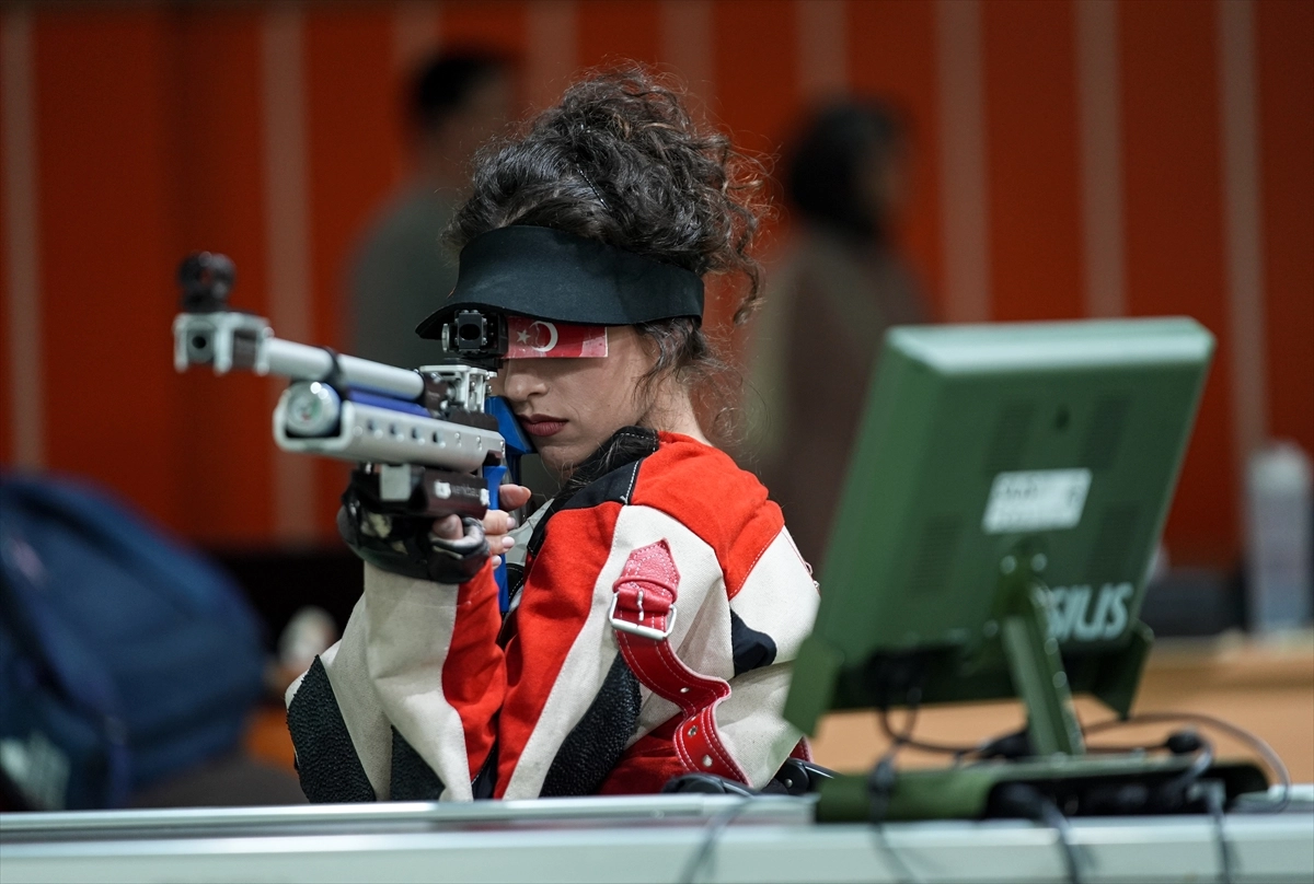 Engelleri atıcılıkla aşan genç kadın, hayatında yeni bir sayfa açtı