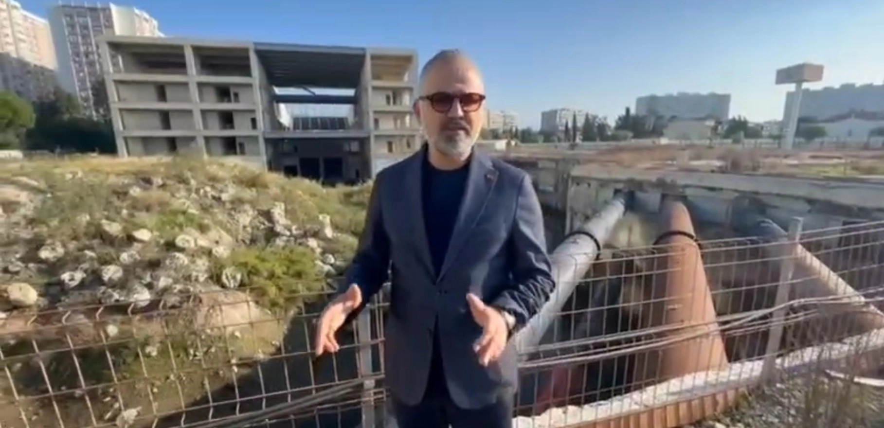 AK Parti Grup Başkan Vekili Yıldız, atıl Opera binasının içini gezdi!