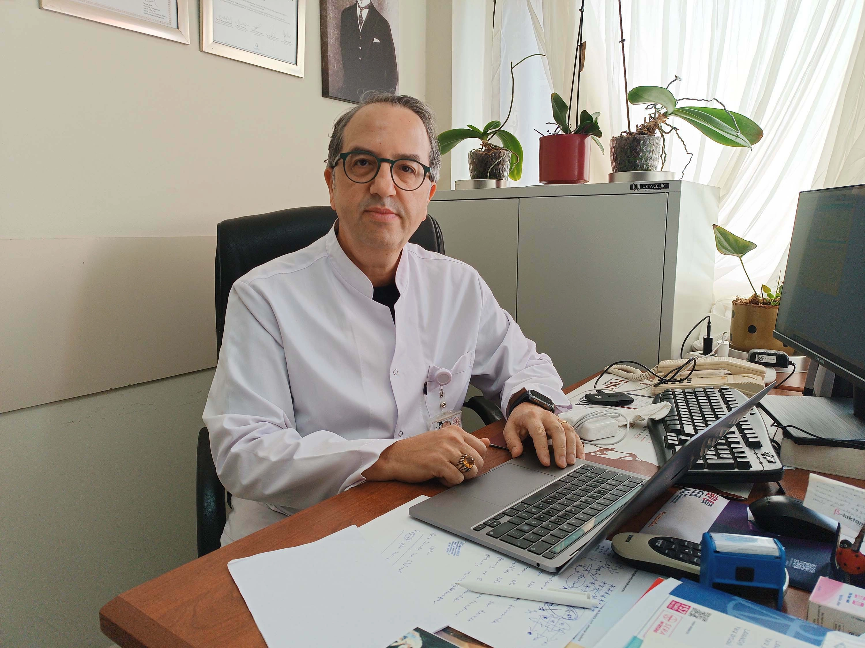 Prof. Dr. Şener'den 'süperenfeksiyon' uyarısı: Dikkat etmek lazım, ücretsiz aşınızı olun