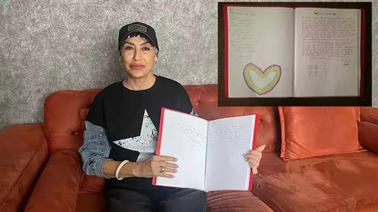 ÖĞRENCİLERİNDEN MÜCADELE DOLU BİR SÜRPRİZ: KANSERLE SAVAŞAN ÖĞRETMENE MORAL