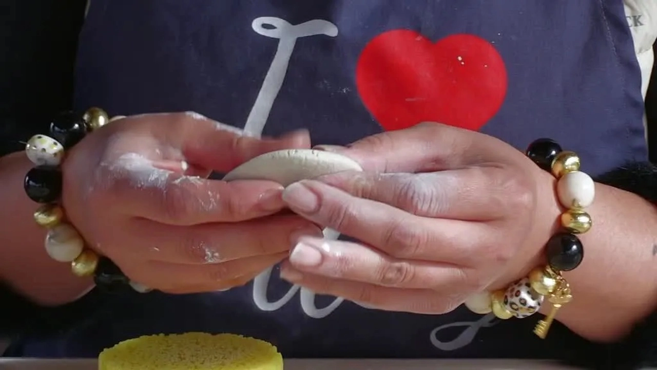 Afyonkarahisar’da İç Mimar, Seramik Tutkusunu Gelire Dönüştürdü