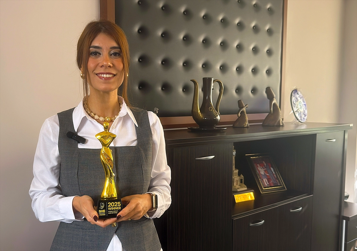 Didem öğretmen, İngiltere'den ödülle döndü