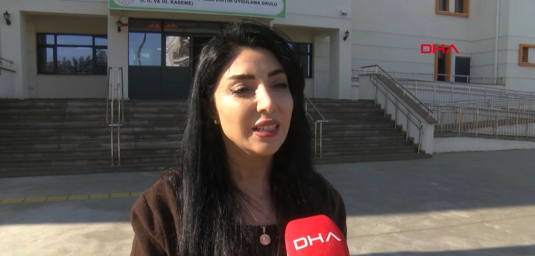 Özel gereksinimli öğrencileriyle güne özel klip hazırladı