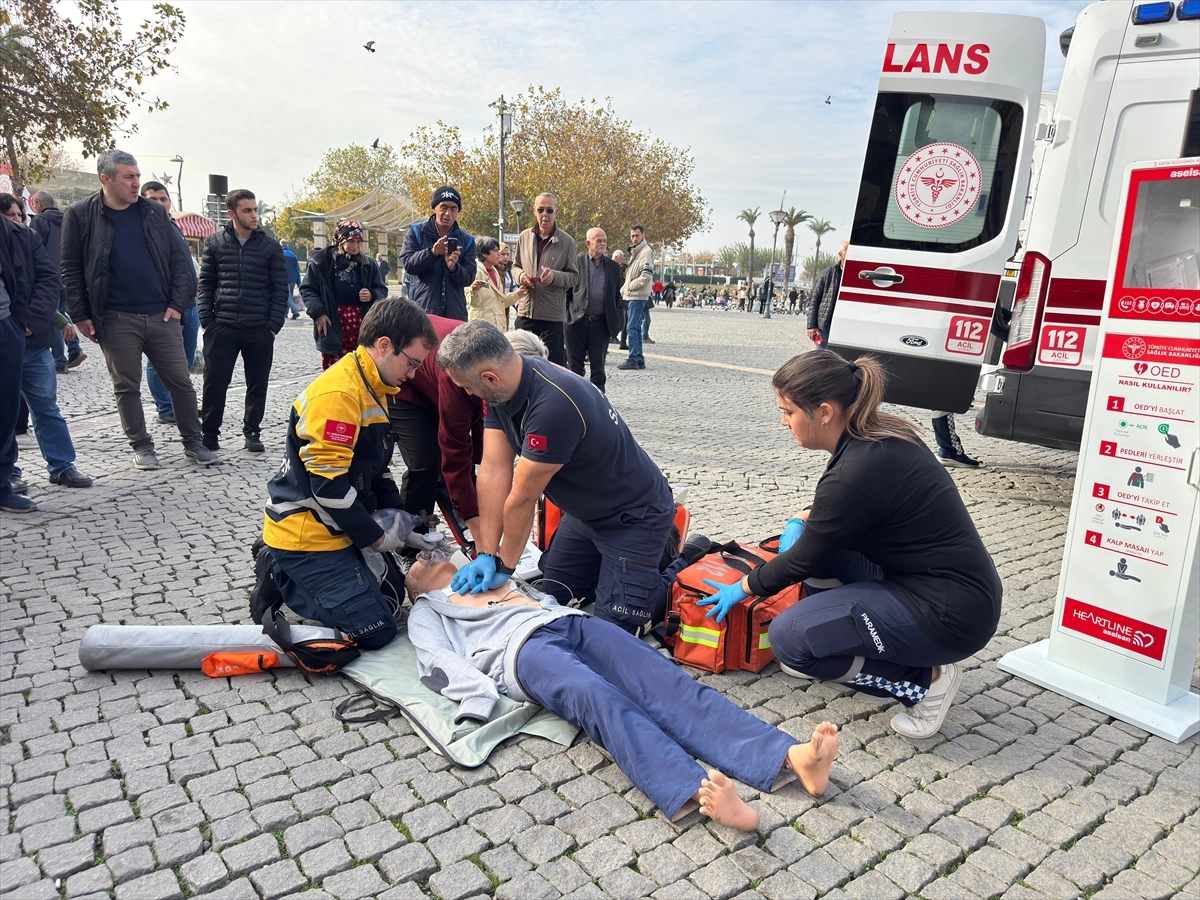 İzmir'de 20 bölgeye ani kalp durmalarına karşı şok cihazı yerleştirildi