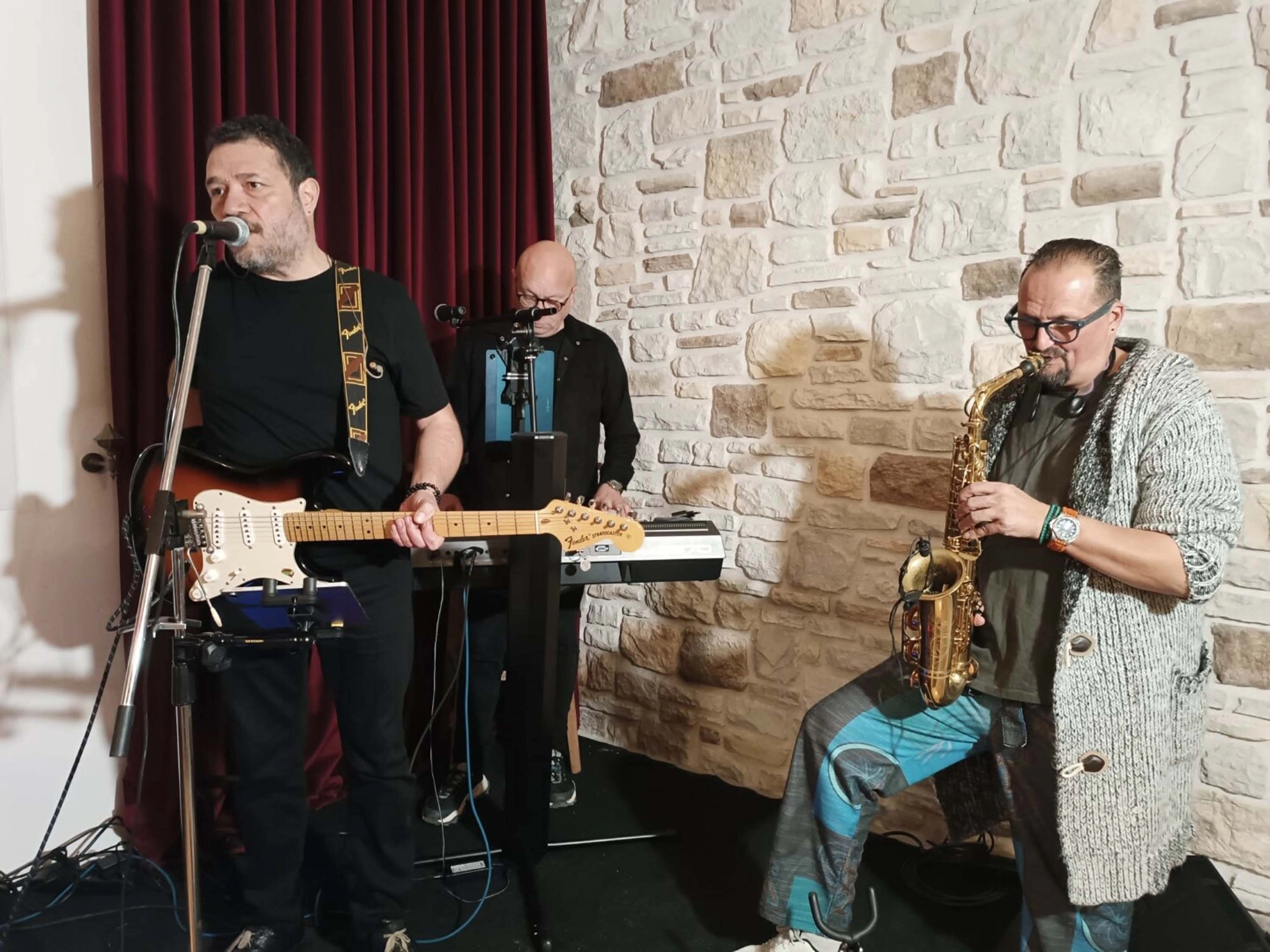 2 mühendis ve 1 cerrah, burs için sahne aldı