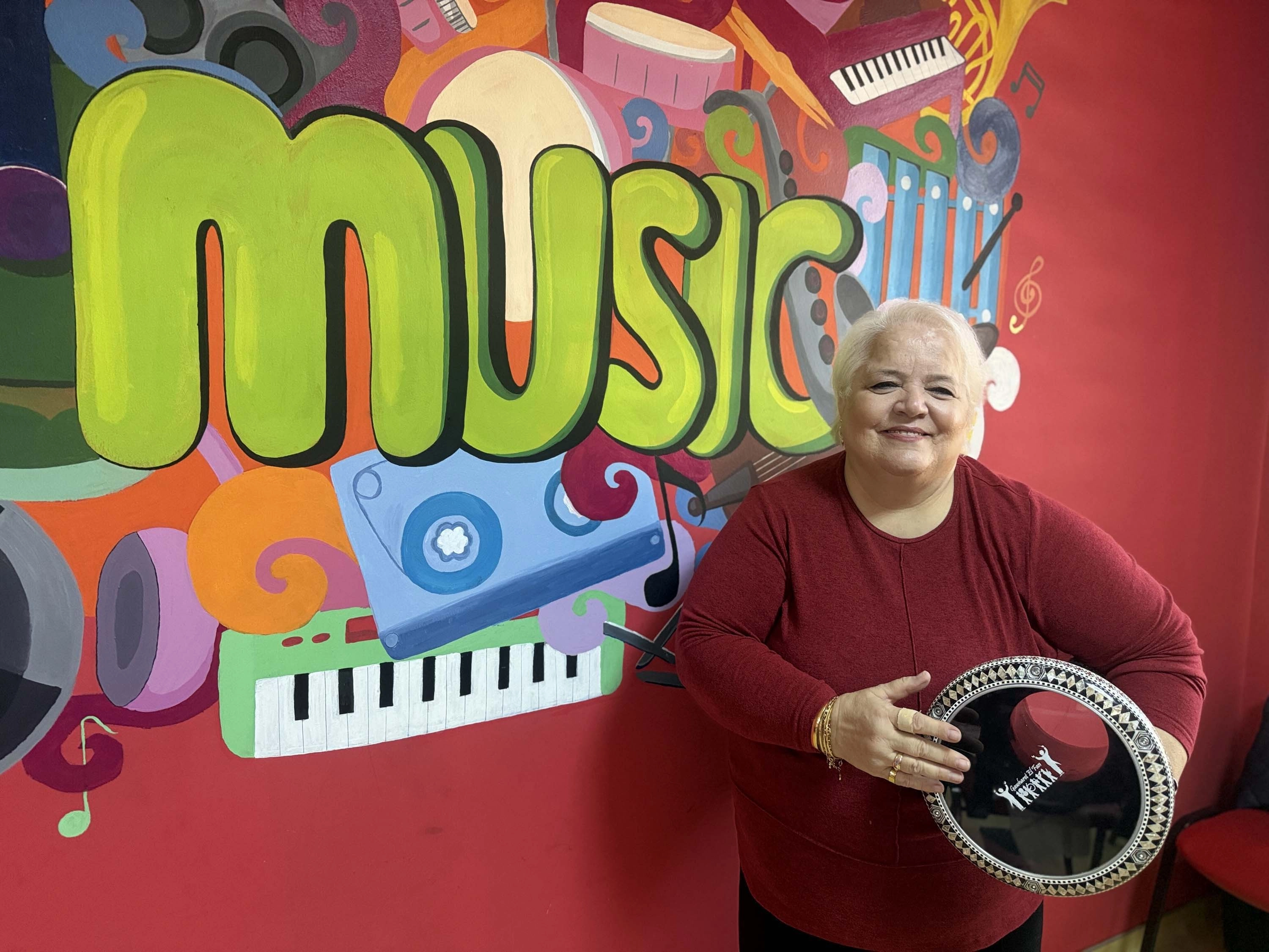 Bir yılda 3 beyin ameliyatı geçirdi; darbuka çalarak hayata tutundu