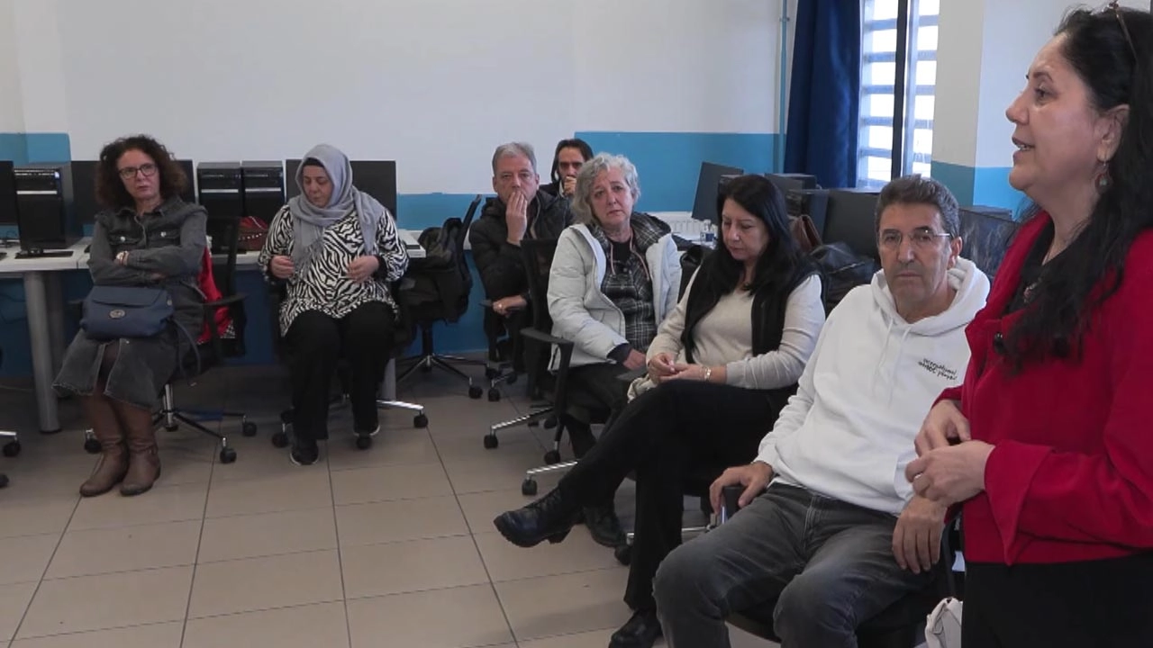 Coğrafya ve sosyal bilgiler öğretmenlerine sanal gerçeklik eğitimi