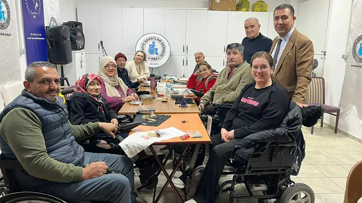Engelli bireyler takı kursu ile hem sosyalleşiyor hem de gelir elde ediyor