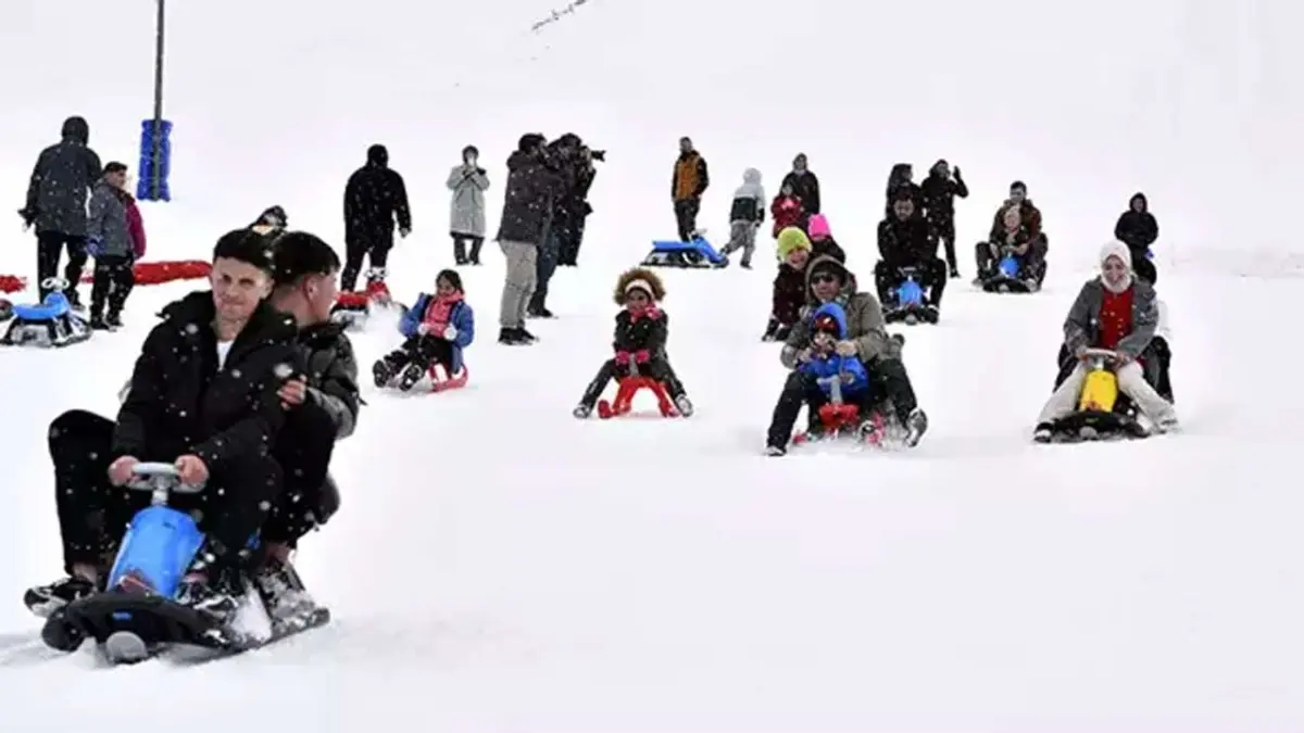 Bitlis'teki kayak merkezi yarıyıl tatilinde öğrencilerle dolup taştı