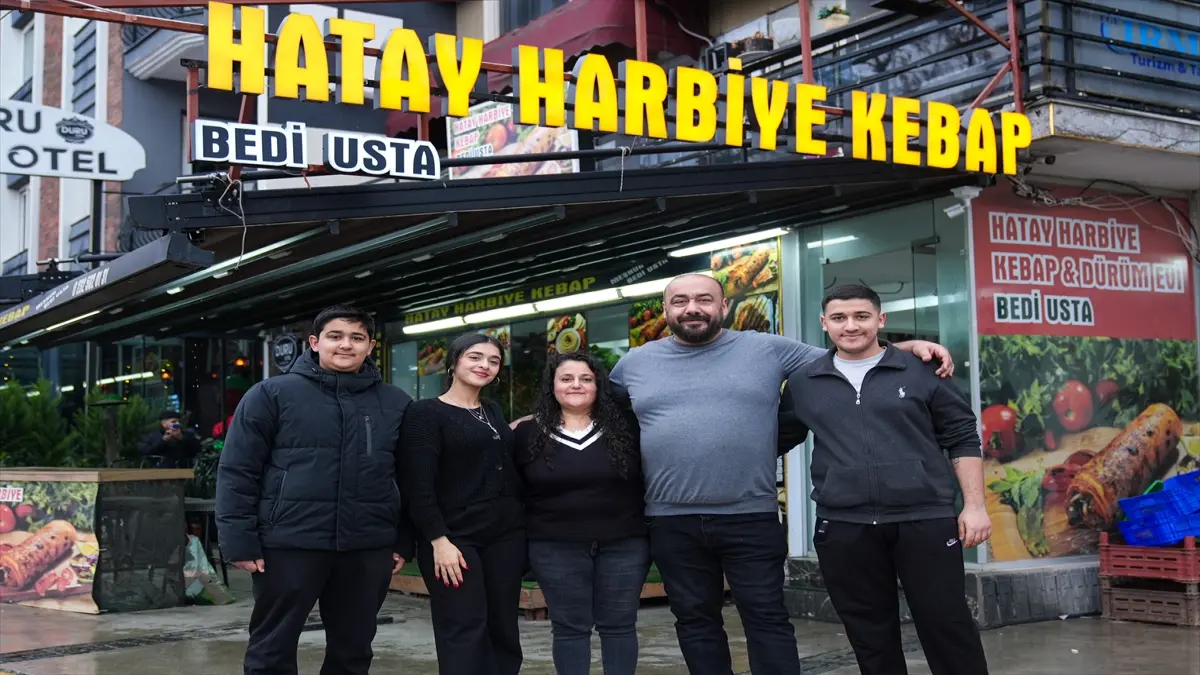 Depremden sonra İzmir’e yerleşen Alvanoğlu ailesi, Hatay’a dönmenin hayaliyle yaşıyor