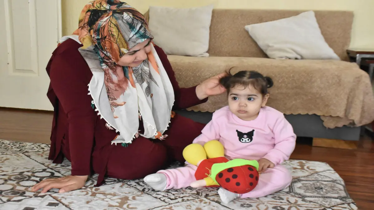 Dubai'ye giden SMA'lı Esma'nın annesi: İlaç damara girince kurtulacağına inandım