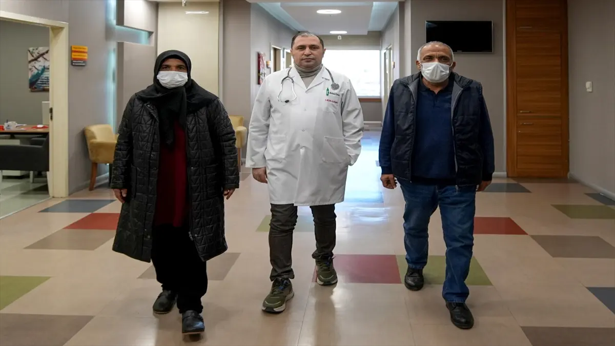 Evlatlarıyla beraber sağlığını da yitirdi, eşinin bağışladığı böbrekle iyileşti