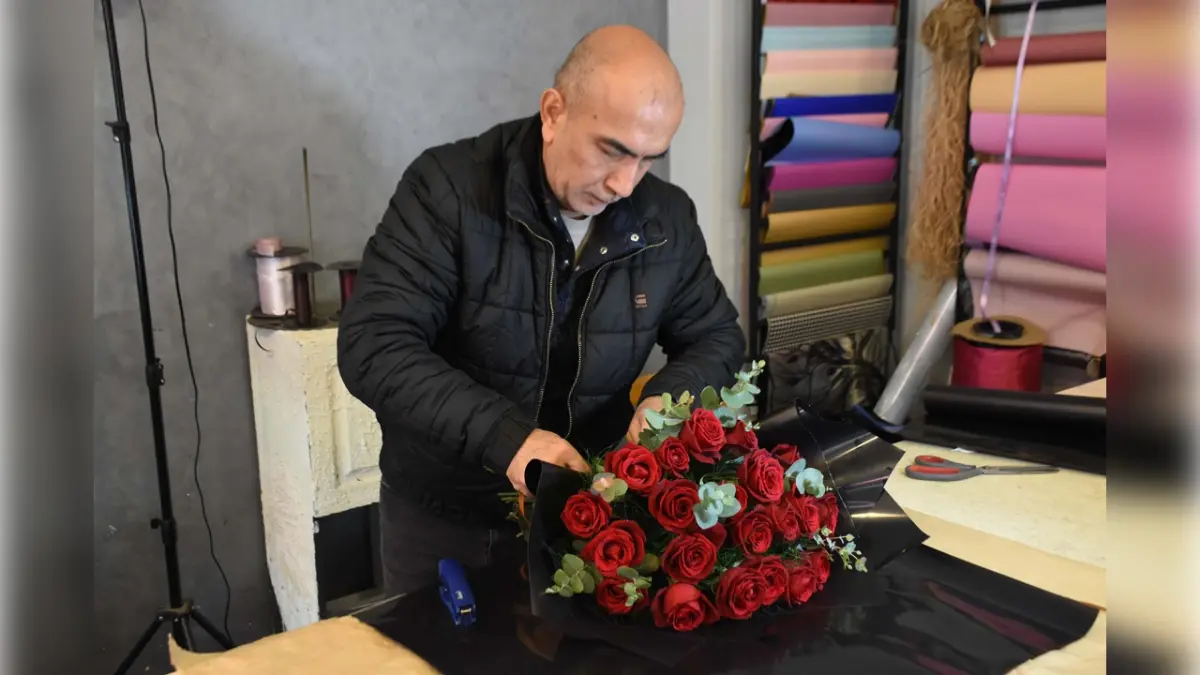 8 Mart'ta kırmızı karanfil yoğun talep görüyor