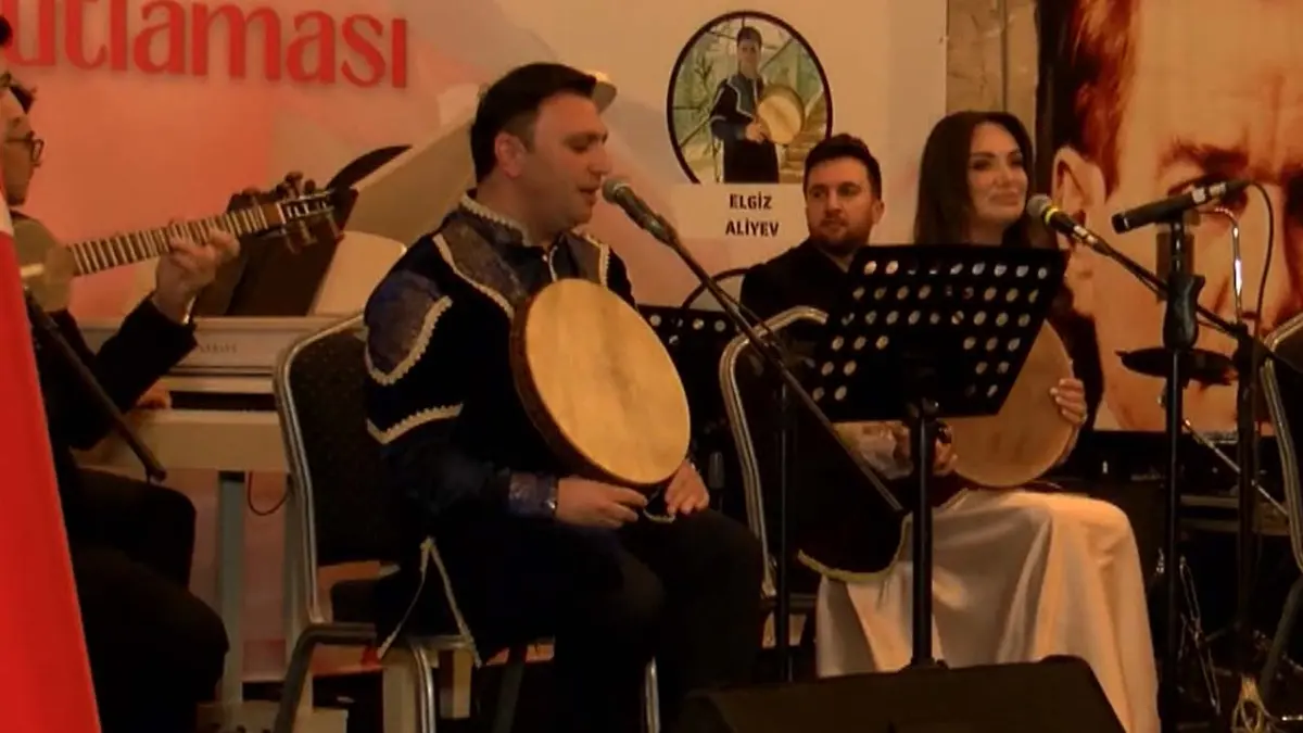 İzmir'de Azerbaycanlı sanatçıların katılımıyla Nevruz Bayramı kutlandı