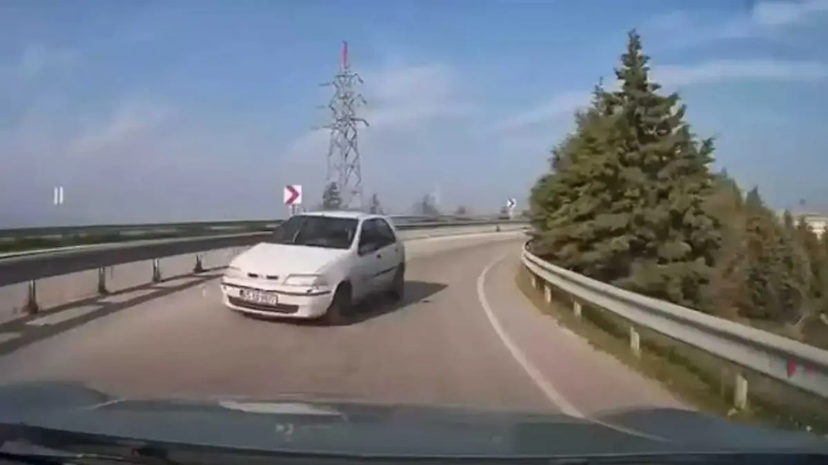 Ters yönde giden otomobilin sürücüsüne ceza