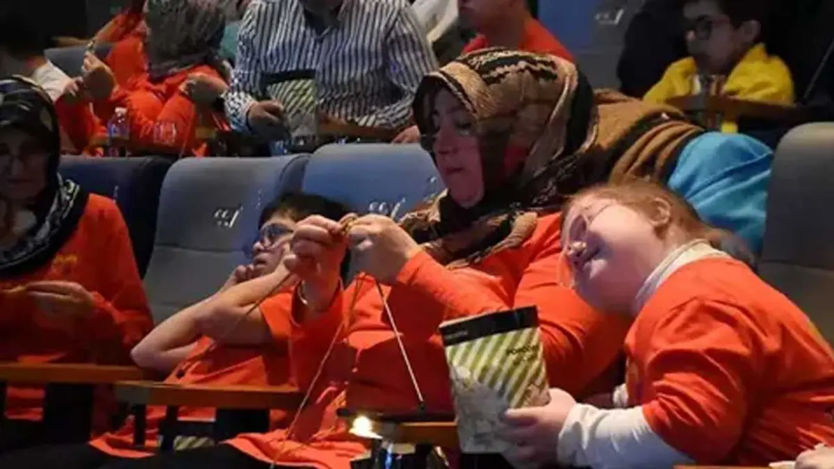 İzmir'de 'sevgi ilmekleri'