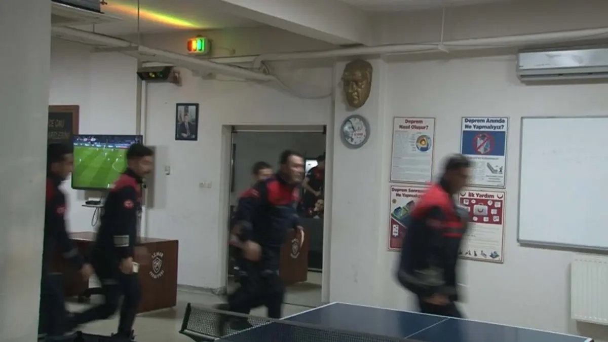 İzmirli itfaiyecilerin maç heyecanı yarıda kaldı