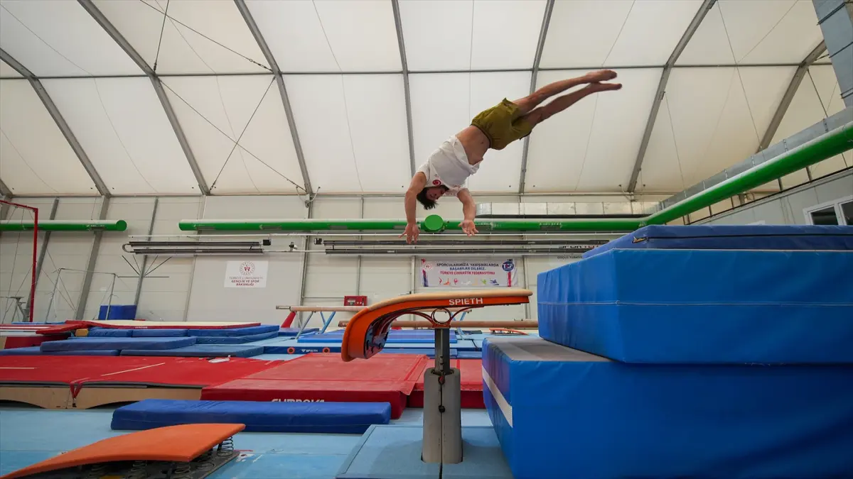 Milli cimnastikçi Mert Efe, Akdeniz Oyunları'nda 