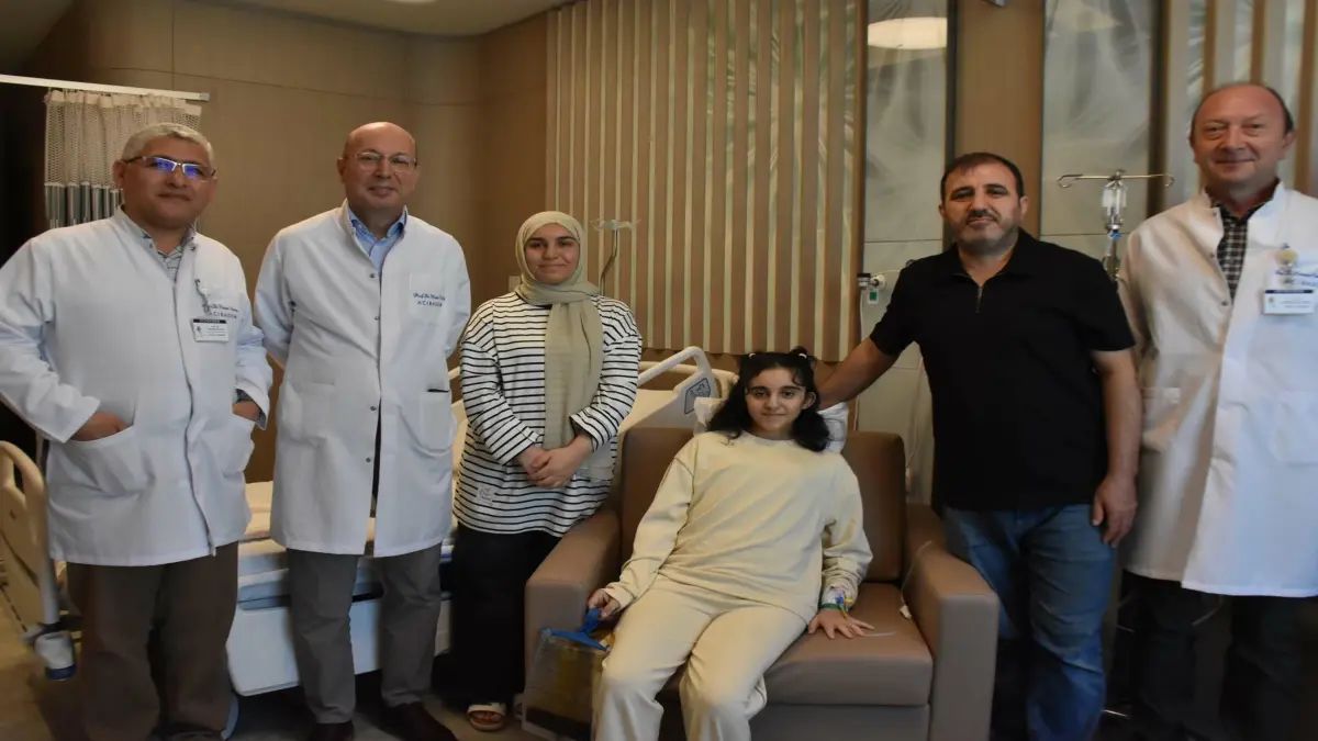 İki yıldır beklediği karaciğer çıkınca zamana karşı yarıştı; ambulans uçakla ameliyata yetişti