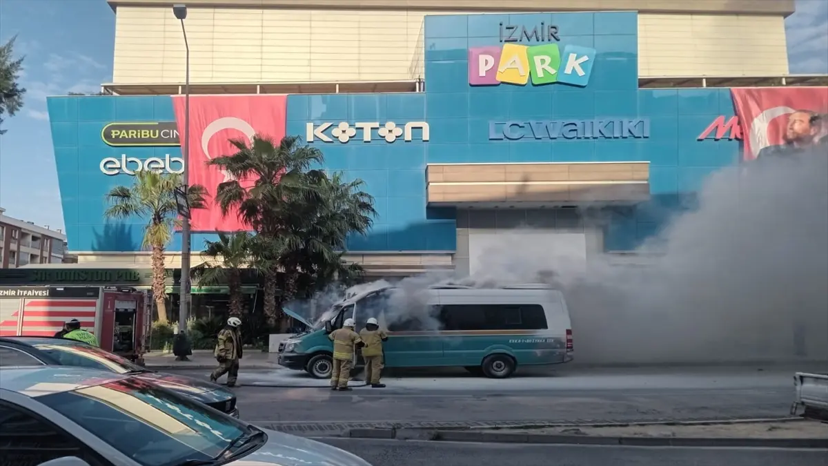 İzmir haber: Dolmuşta yangın çıktı