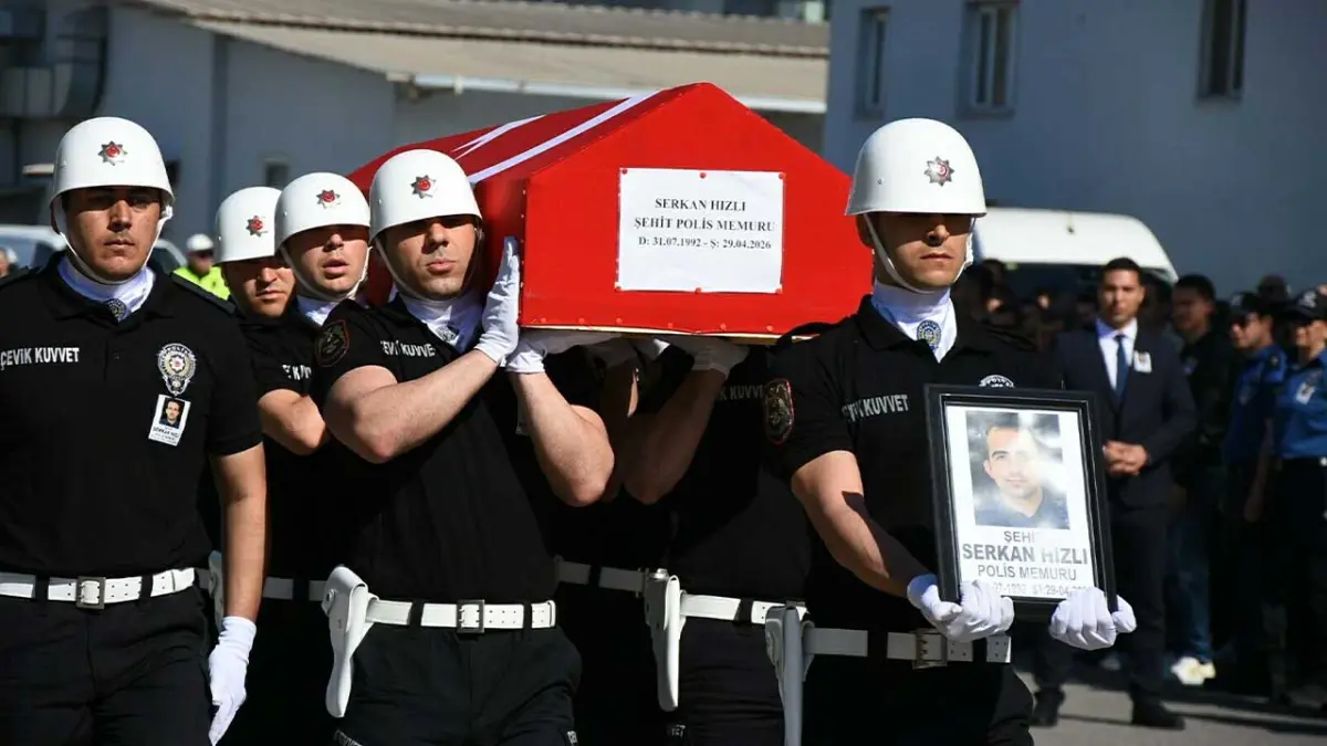 İzmir'deki kazada şehit olan polis memuru için tören düzenlendi