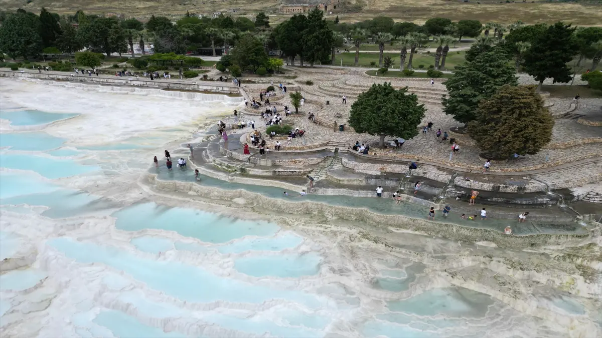Pamukkale'de bayram yoğunluğu