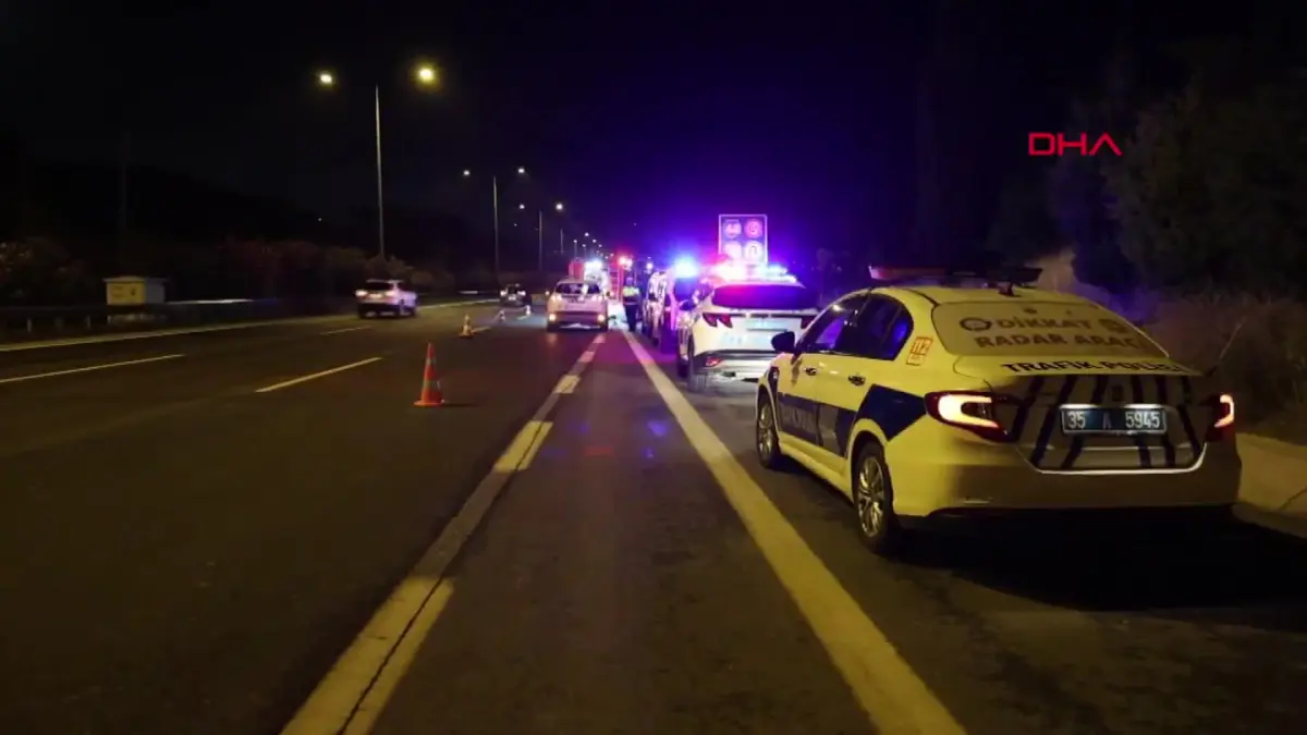 İzmir’de su kanalına girip takla atan hafif ticari araç şarampole devrildi