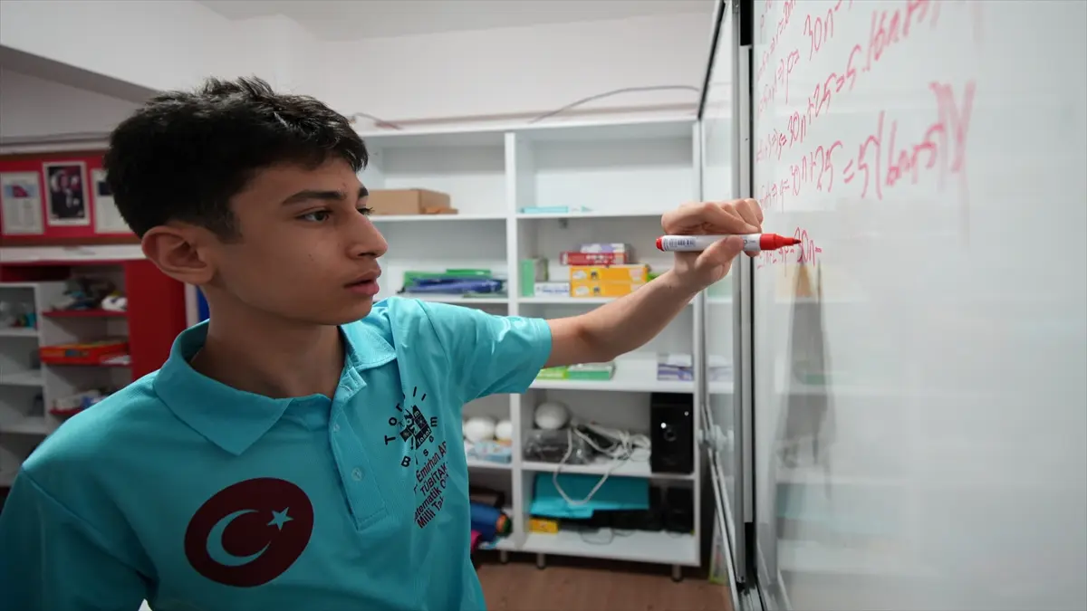 Matematik milli takımına seçilen İzmirli lise öğrencisi Romanya'da yarışacak