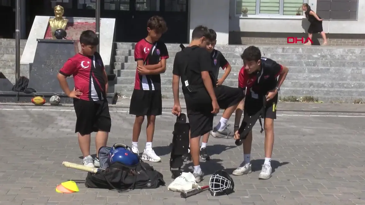 İzmir'deki 500 mevcutlu ortaokulda 200 öğrencinin sporcu lisansı var