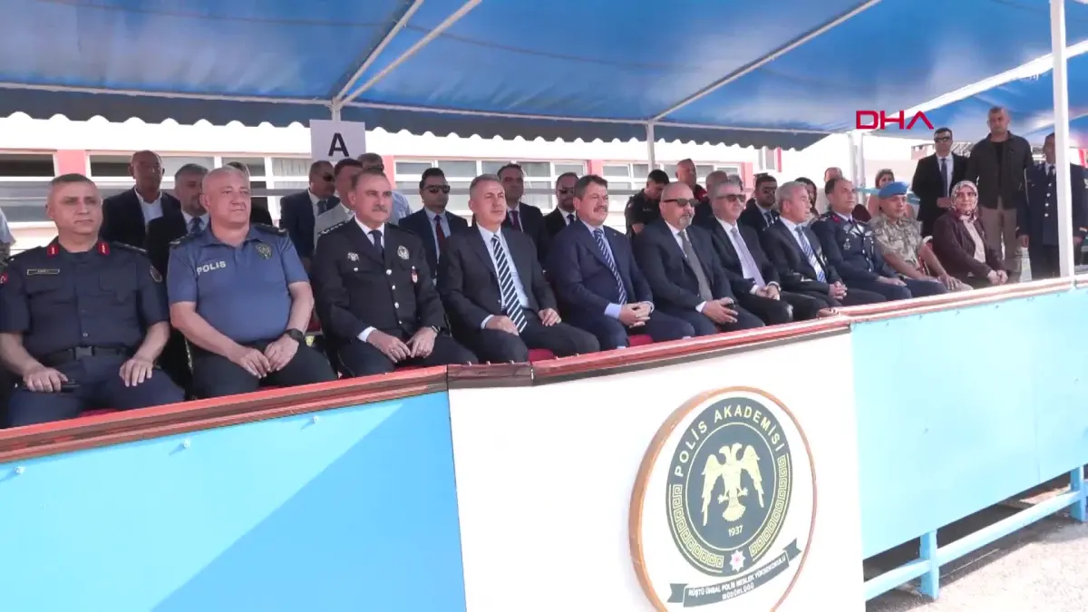 İzmir'de polis akademisinde mezuniyet coşkusu