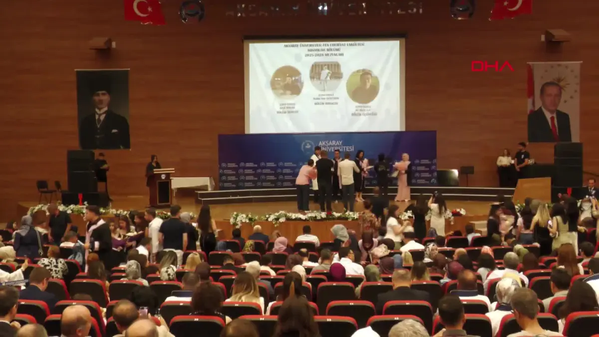71 yaşında, ikinci üniversiteyi sevinç gözyaşlarıyla bitirdi