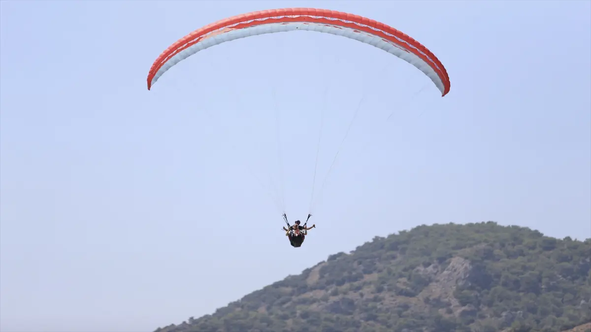 Hayalini Ölüdeniz semalarında gerçekleştirdi