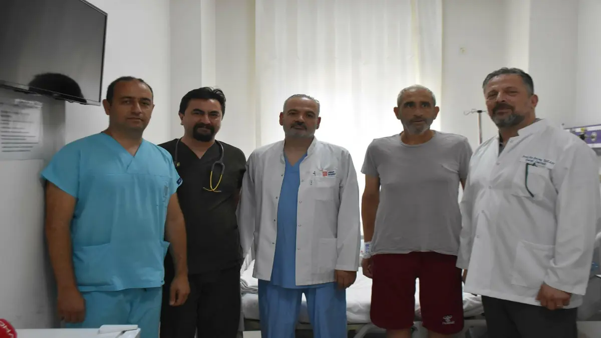 Kalbindeki kitle, kaburgadan çıkarıldı