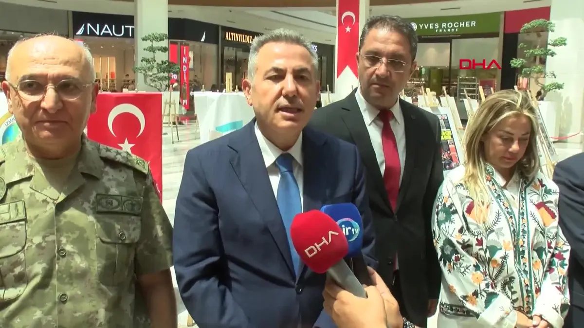 İzmir'de '15 Temmuz Manşetleri Gazetecilik Atölyesi Sergisi' açıldı