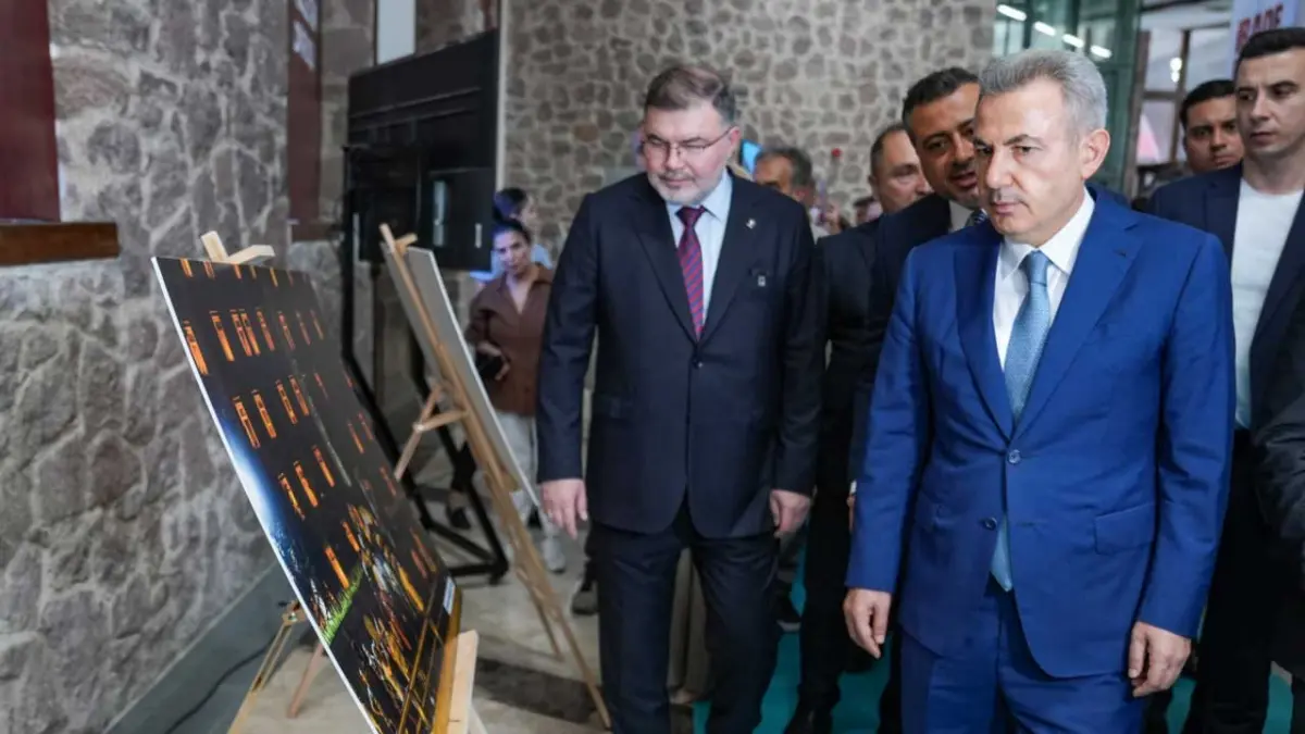 İzmir'de 15 Temmuz Dijital Deneyim Merkezi açıldı