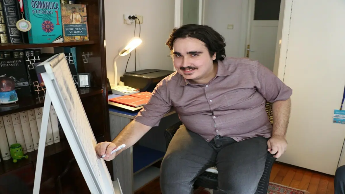 Otizm tanısıyla başlayan mücadele üniversite başarısıyla taçlandı