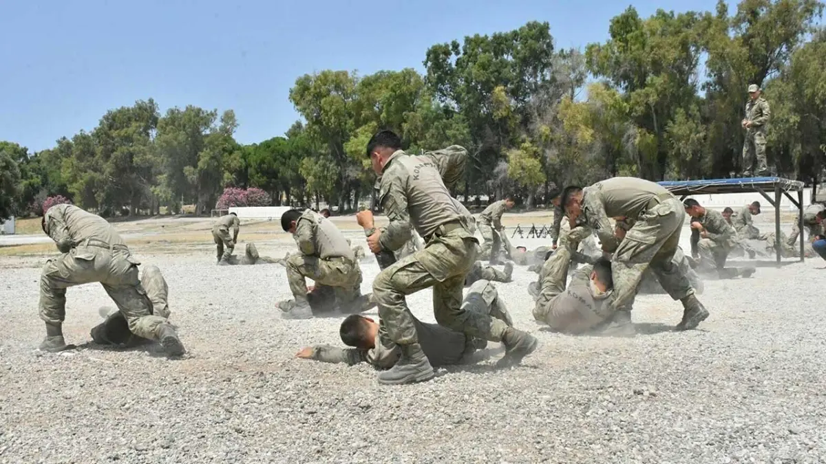 Astsubay adaylarına 'ATAT' eğitimi