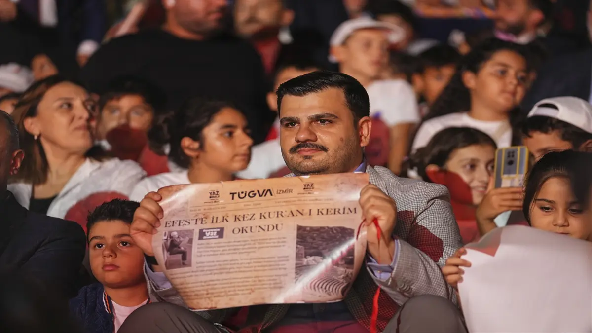 AK Parti’li İnan, TÜGVA İzmir Yaz Okulları Final Programı'nda konuştu